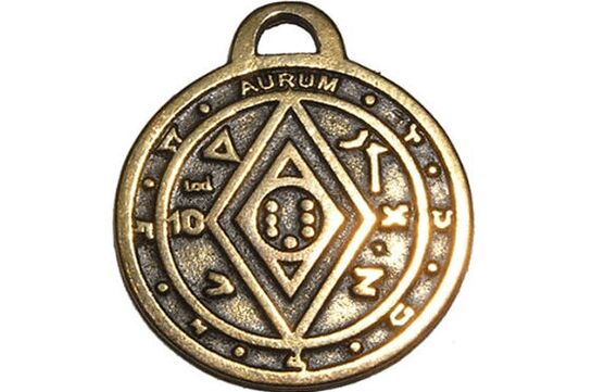 amuleto de moedas para sorte e riqueza